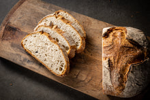 Lade das Bild in den Galerie-Viewer, Schloßherren
